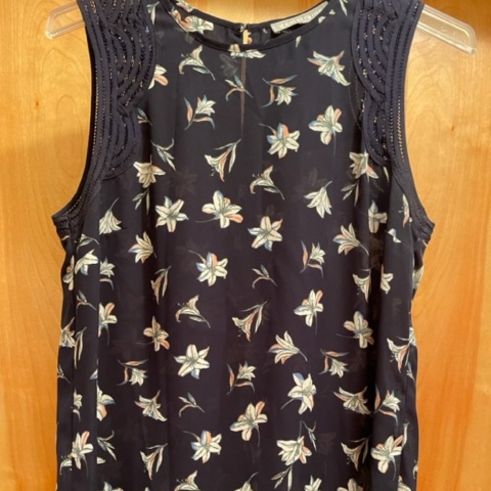 Women's Sleeveless Blouse, Small, Daniel Rainn